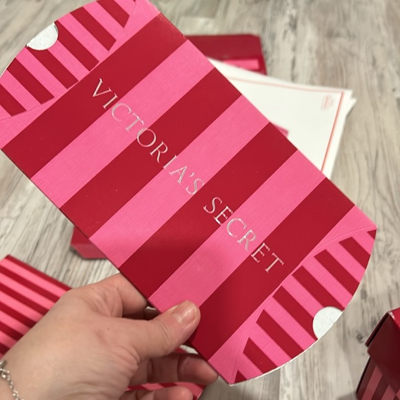 victorious secret new lot box and chanel ribbon - Picture 5 of 11